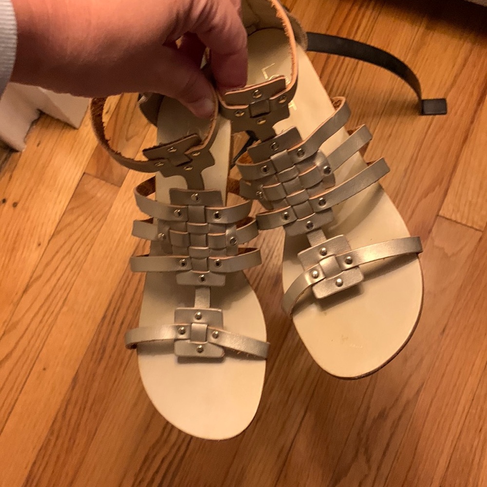 Gold Ann Taylor Loft Gladiator Sandals Size 8